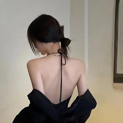 战火中的小狐狸